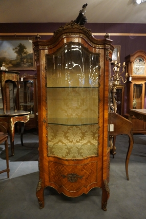 Louis XV Vitrine