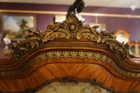 Louis XV style Vitrine in satinwood, Italy mid 20th C.