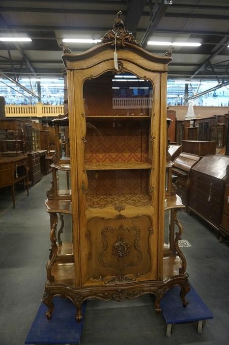 Louis XV Vitrine