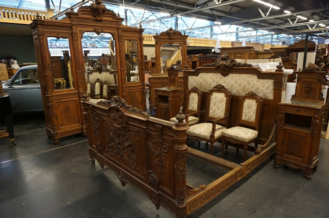 Louis XVI 8 pcs bedroomset