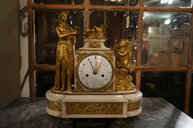 Louis XVI clock