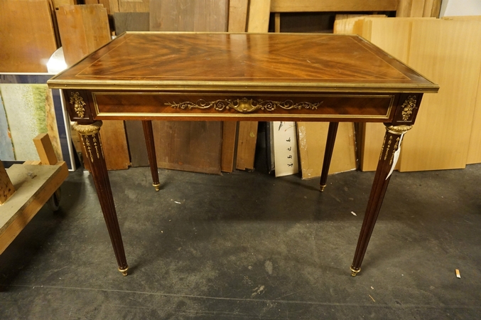 Louis XVI Table