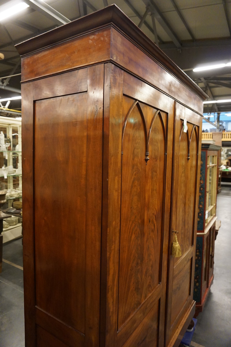 Mahogany 2 door wardrobe