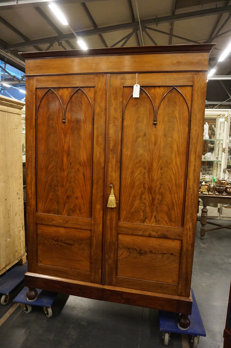 Mahogany 2 door wardrobe