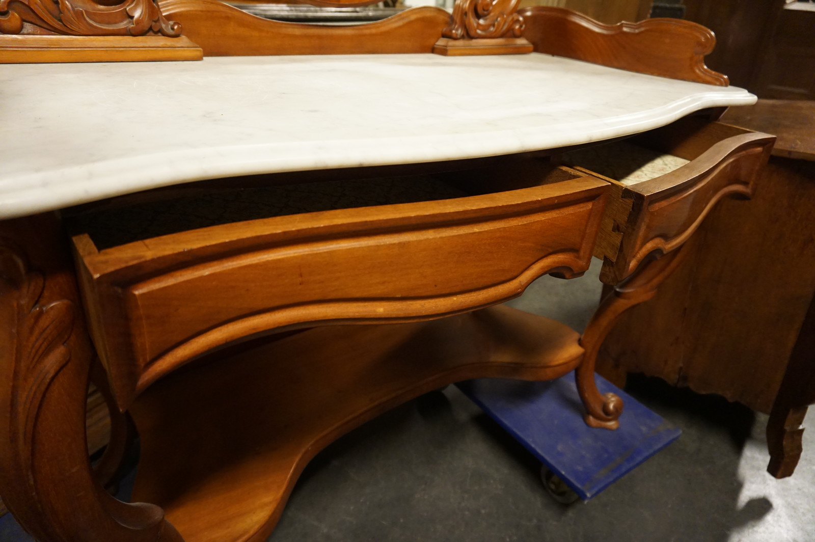 Mahogany dressing table
