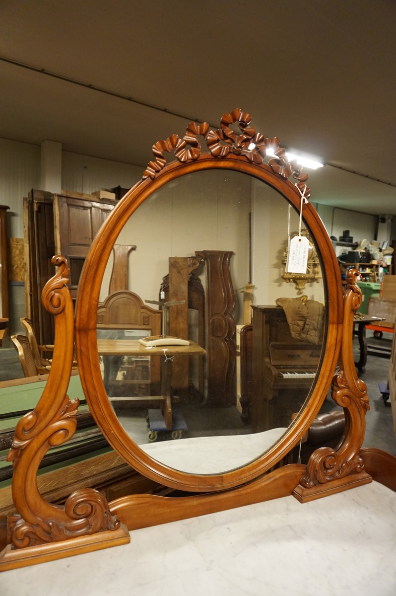 Mahogany dressing table