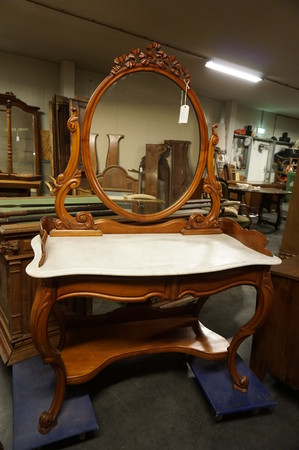 Mahogany dressing table