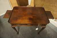 Mahogany tea table Around 1900