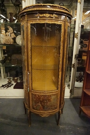 Napoleon III Vitrine