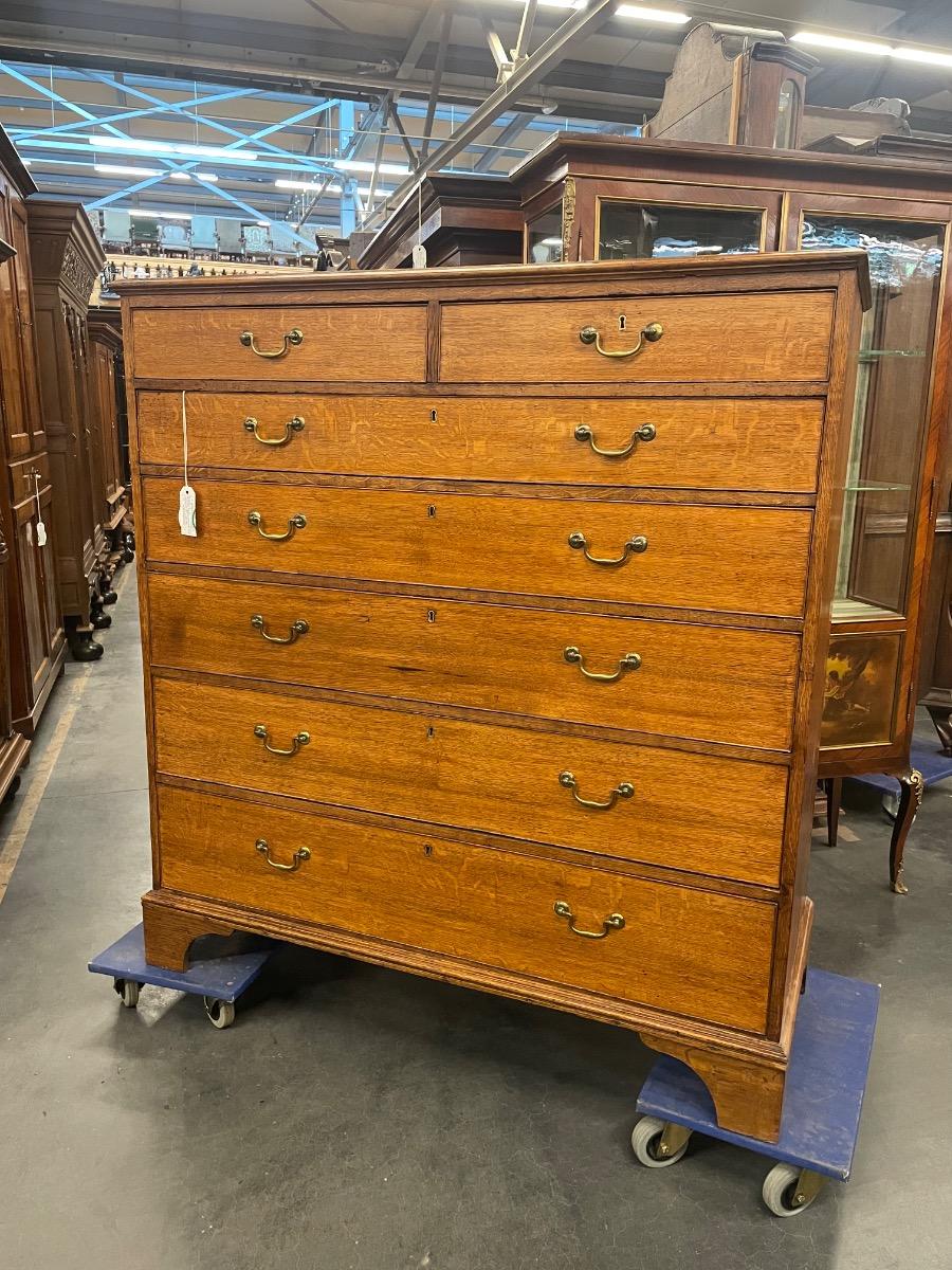 Oak English 19th century commode, 130x57x138H cm 