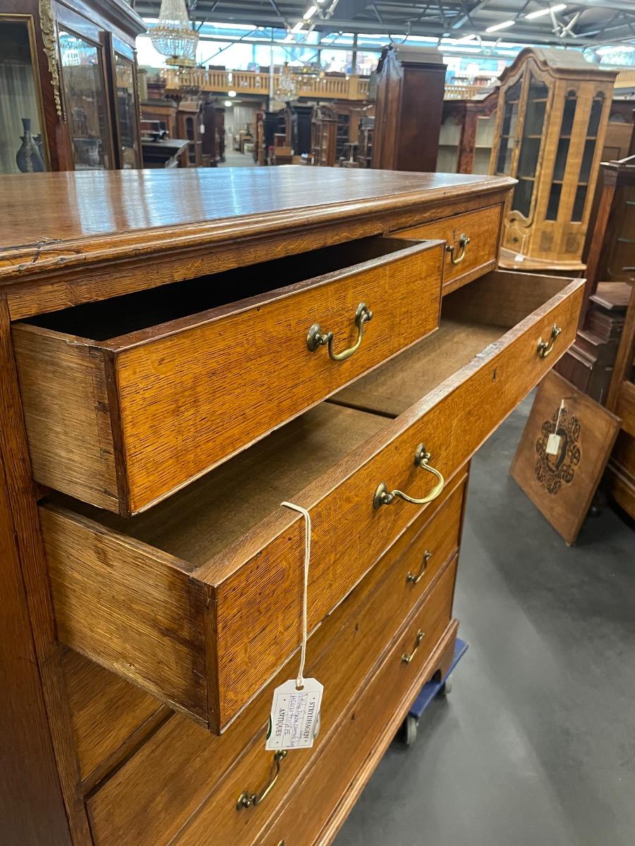 Oak English 19th century commode, 130x57x138H cm 