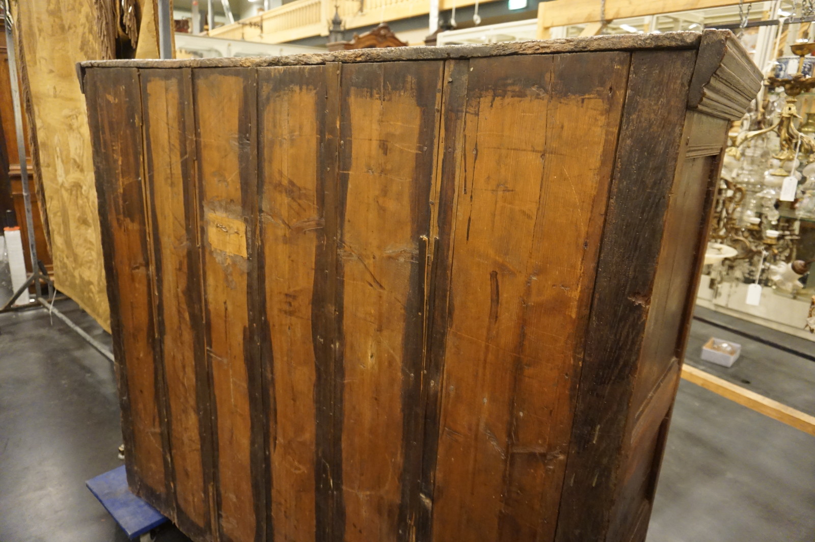 Oak English cabinet with date