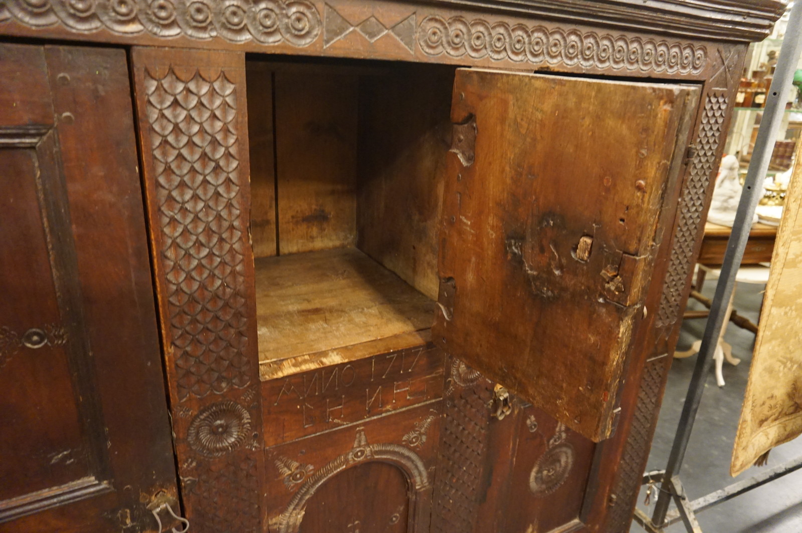 Oak English cabinet with date