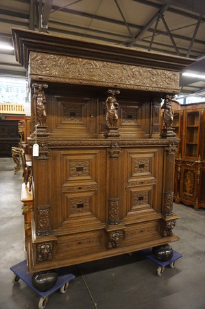 Oak Renaissance style Dutch cabinet