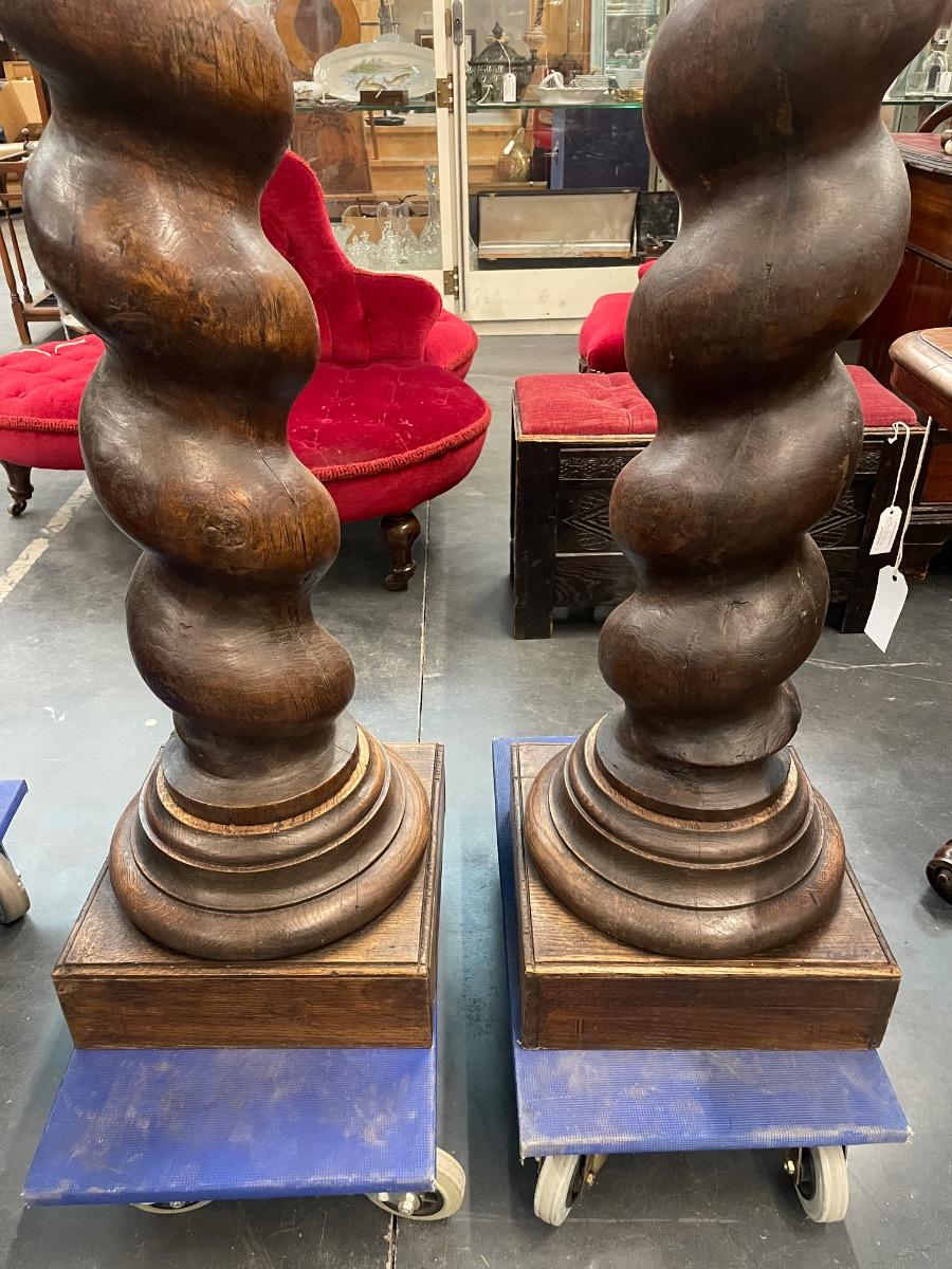 Pair of 168 cm tall oak columns