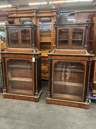 Pair of English 19th century vitrines. 90x38x175H cm 
