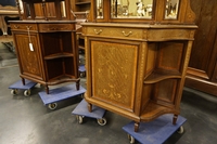 Pair of marquetry vitrines in mahogany, England 19th century