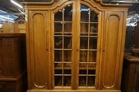 Queen Ann style Vitrine in oak, Holland around 1900