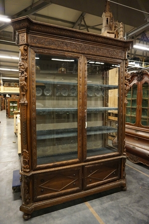 Renaissance Vitrine