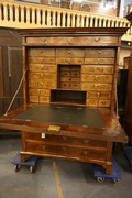 Secretaire in walnut, holland 18th century