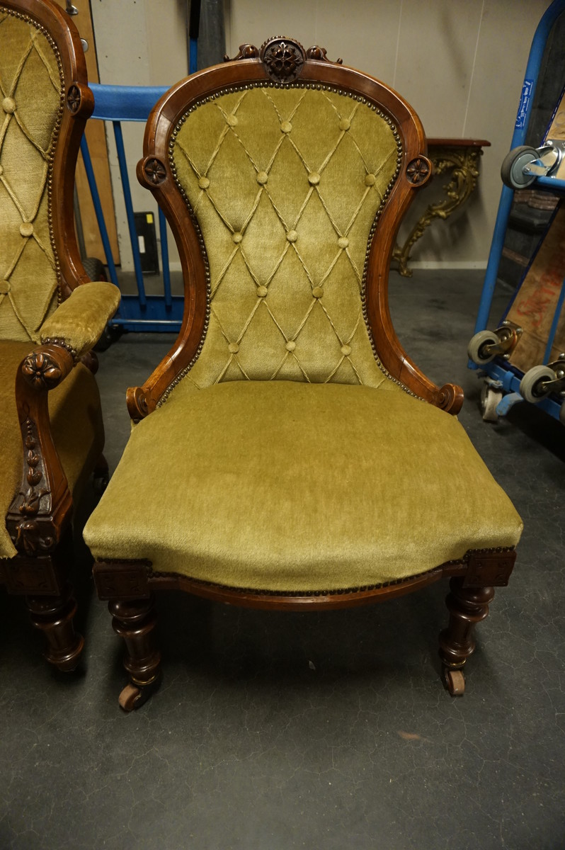 Set of 2 English walnut Victorian chairs