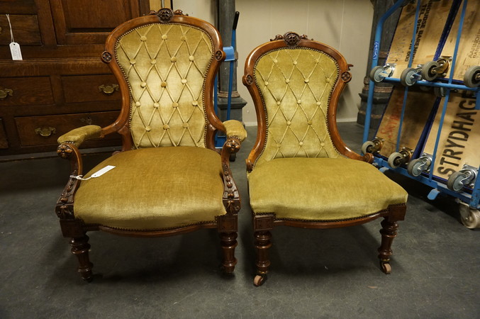 Set of 2 English walnut Victorian chairs