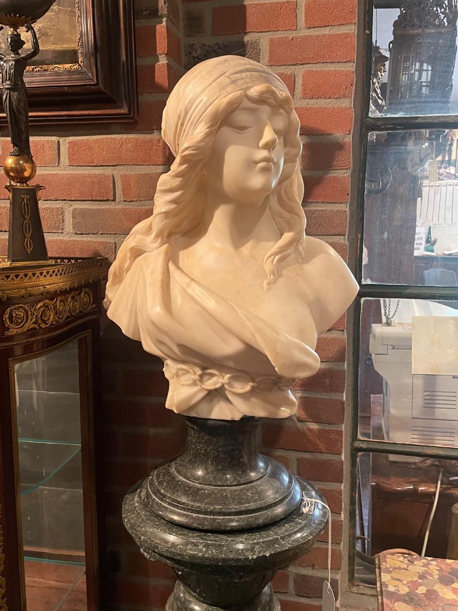 Signed marble bust on column around 1900, total height 178 cm