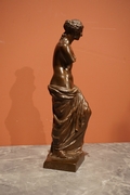 Signed statue in bronze, France around 1900