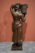 Signed statue by Mesnais in bronze, France 19th century