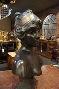 Signed statue by Villanis in bronze, France around 1900