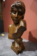 Signed statue by Villanis in bronze, France 19th century