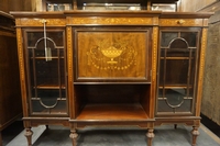 Signed vitrine  in mahogany, England  around 1900