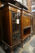 Signed vitrine  in mahogany, England  around 1900