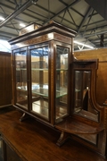 Signed vitrine  in mahogany, England  around 1900