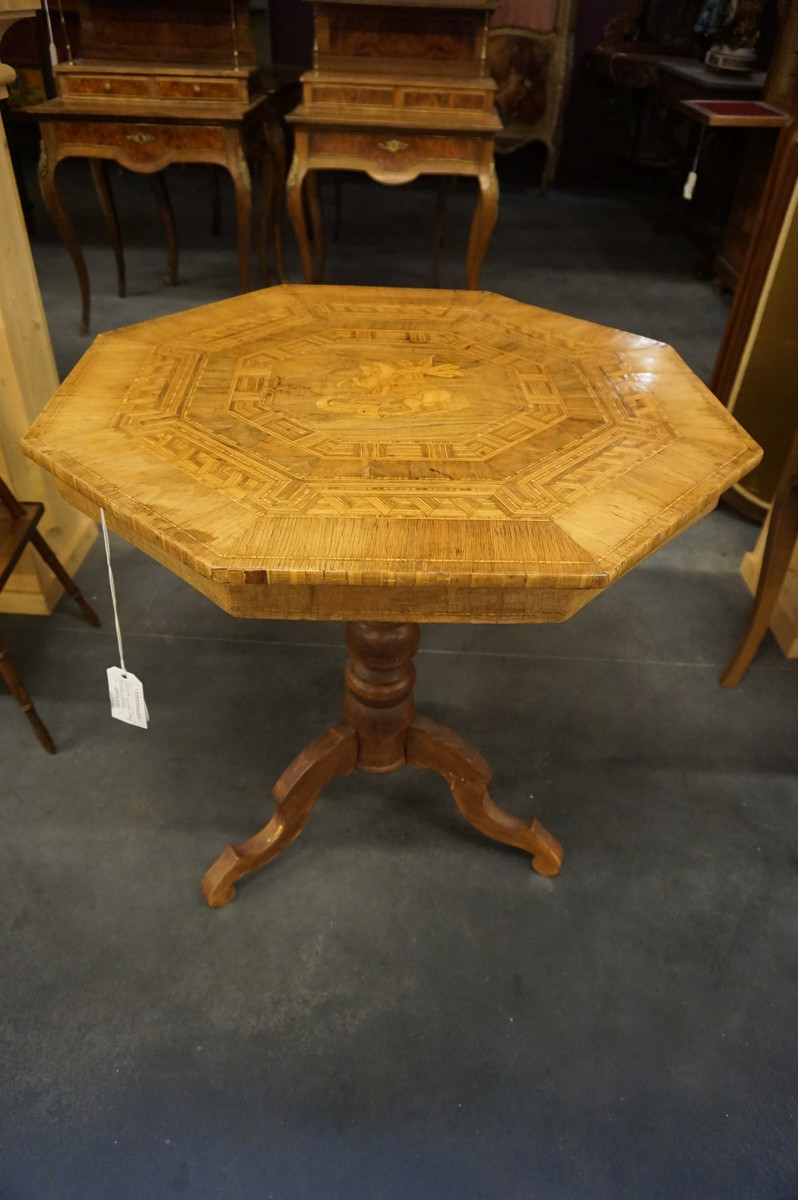 Sorrento table