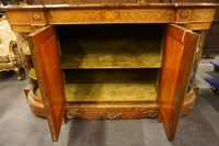 Victorian  style Sideboard in walnut, England 19th century