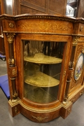 Victorian  style Sideboard in walnut, England 19th century