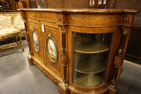 Victorian  style Sideboard in walnut, England 19th century