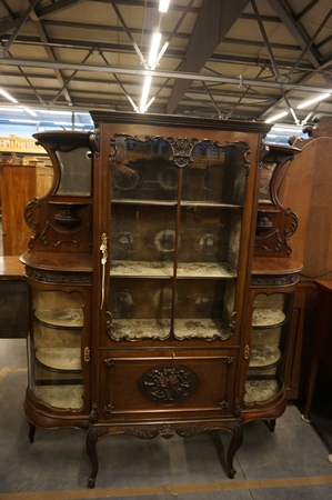 Victorian Vitrine