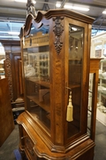 Vitrine in walnut, Germany around 1900