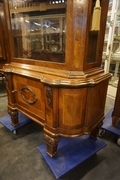 Vitrine in walnut, Germany around 1900