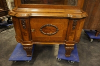 Vitrine in walnut, Germany around 1900