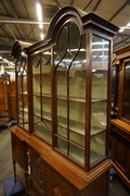 Vitrine in mahogany with marquetry, England 19th century