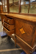 Vitrine in mahogany with marquetry, England 19th century