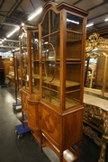 Vitrine in satinwood, England 19th century