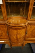 Vitrine in satinwood, England 19th century