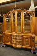 Vitrine in walnut, Italy mid 20th C.