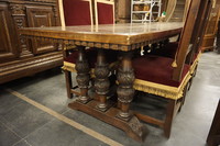 Walnut Italian diningroom set Around 1900