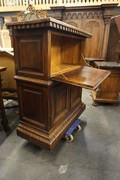 Walnut Italian diningroom set Around 1900